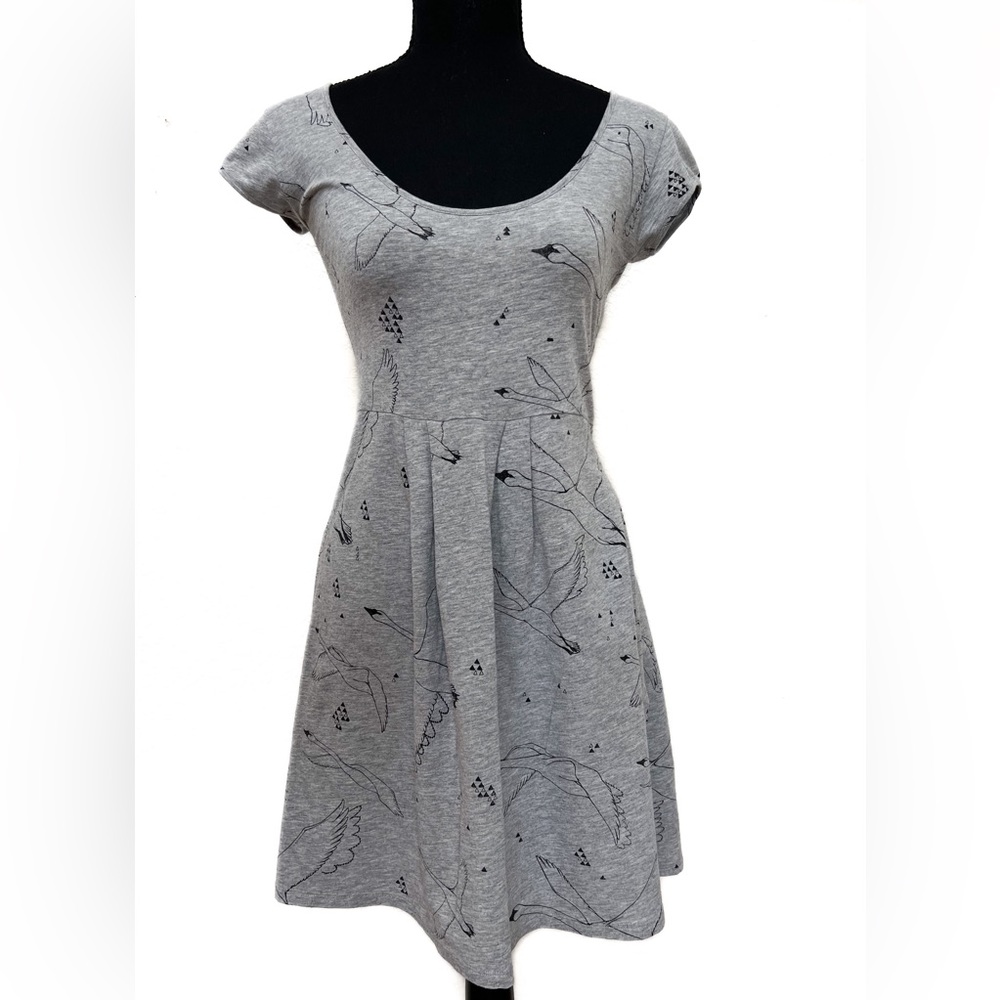 PESQUEIRA dress with geese print brand size 3 (PLEASE SEE MEASUREMENTS)